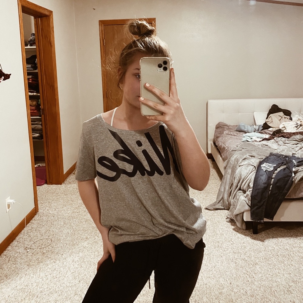 nike t shirt